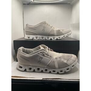 On Cloud 5 Athletic Shoes In Ice/White (59.98773) - Women's Size 11 Running